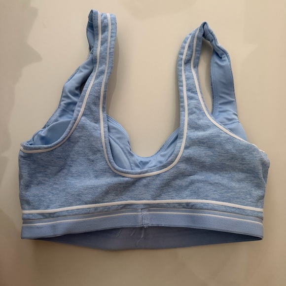 Alo Yoga Heart Throb Bra in Seashell Blue - Picture 3 of 3